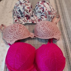 4 Victoria Secret Bras